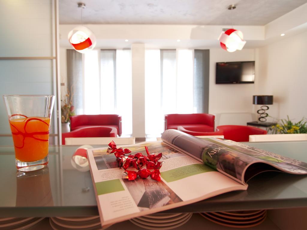 Hotel Garni Corallo Torbole Sul Garda Kültér fotó