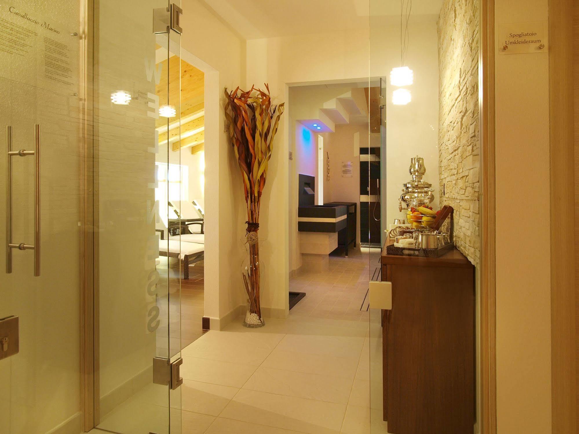 Hotel Garni Corallo Torbole Sul Garda Kültér fotó