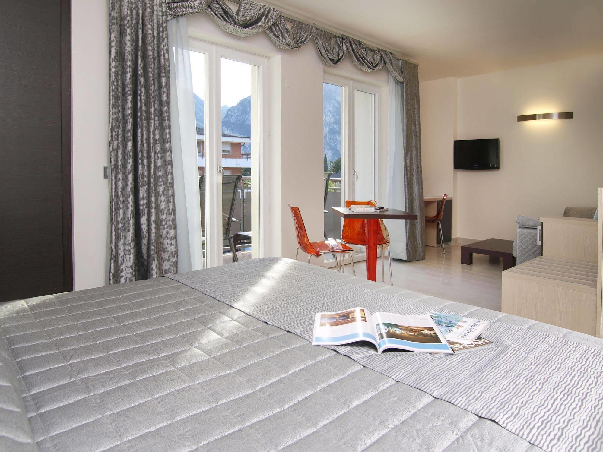 Hotel Garni Corallo Torbole Sul Garda Kültér fotó