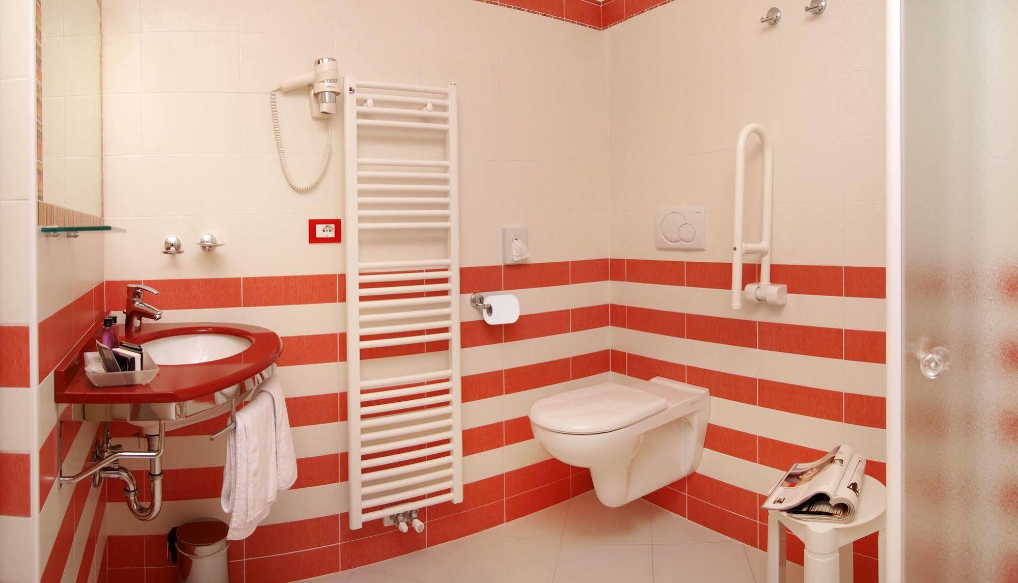 Hotel Garni Corallo Torbole Sul Garda Kültér fotó