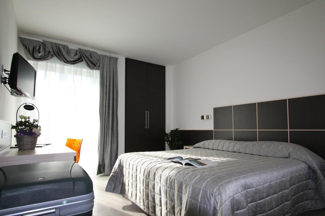 Hotel Garni Corallo Torbole Sul Garda Kültér fotó