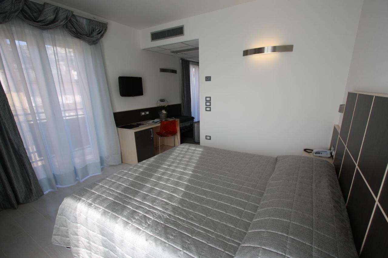 Hotel Garni Corallo Torbole Sul Garda Kültér fotó